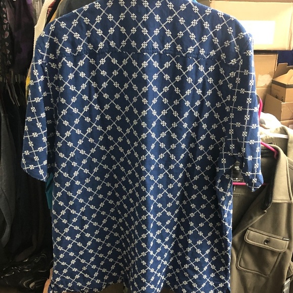 Lucky Brand Blue and White Casual Button Down Shirt - Picture 8 of 8